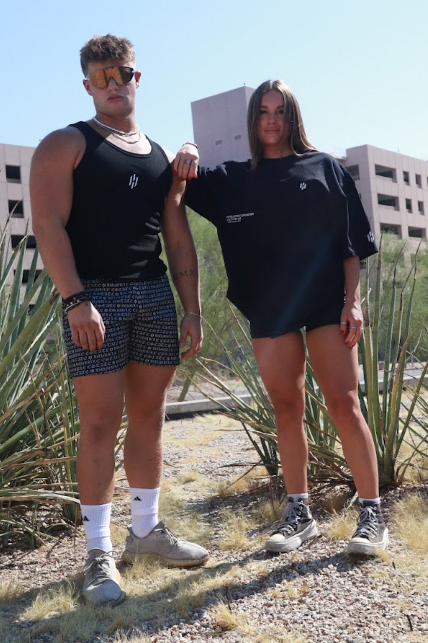 BLACK SPINAL OVERSIZED TEE
